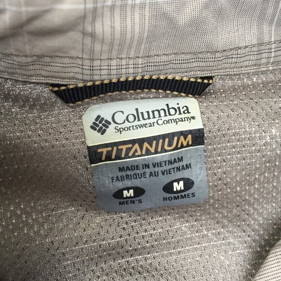 Columbia Titanium Mens Medium Button Up Short Sleeve Plaid Shirt Casual Pockets - Picture 6 of 7